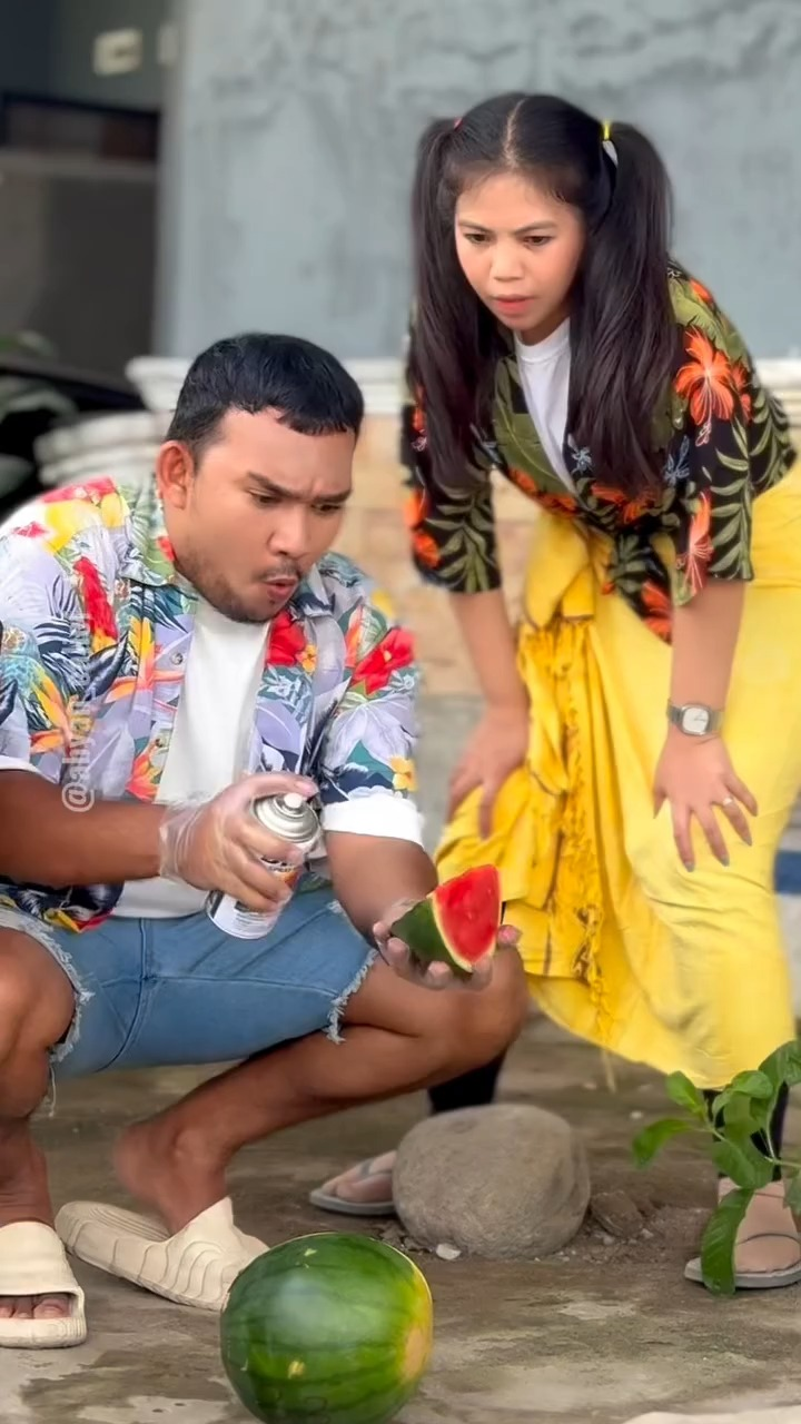 [FILM LENGKAP] 032I0722 Pedagang semangka palsu dan bos besar